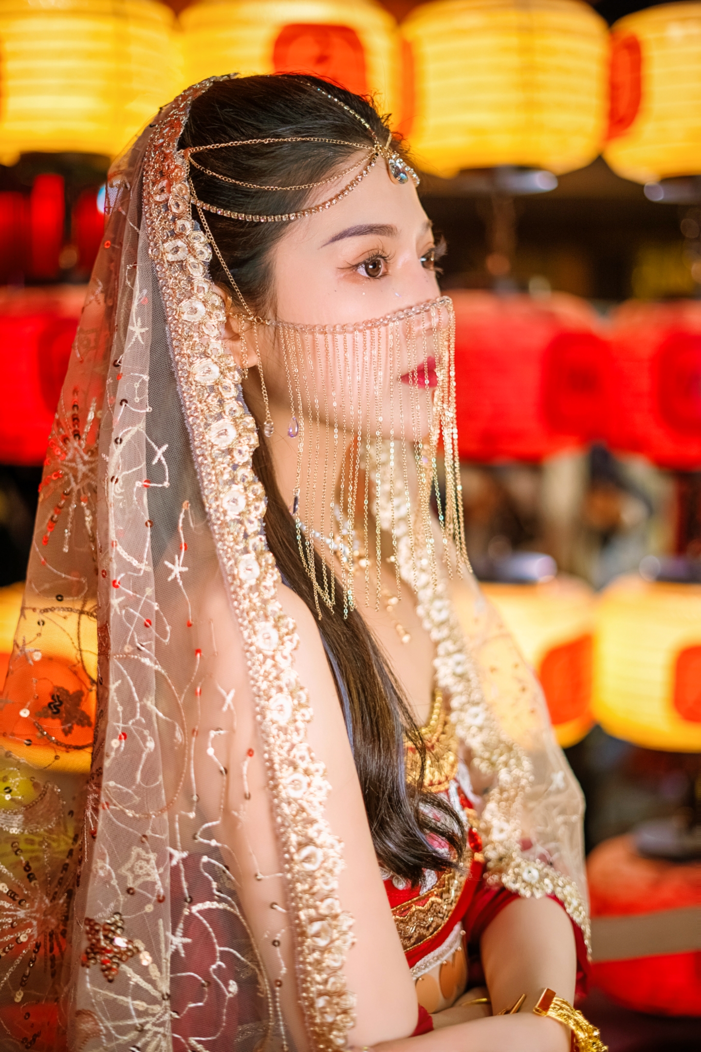 摄影师雨田:#西域风情 #异域风情变妆 #回眸一笑百媚生 #美不美你说了