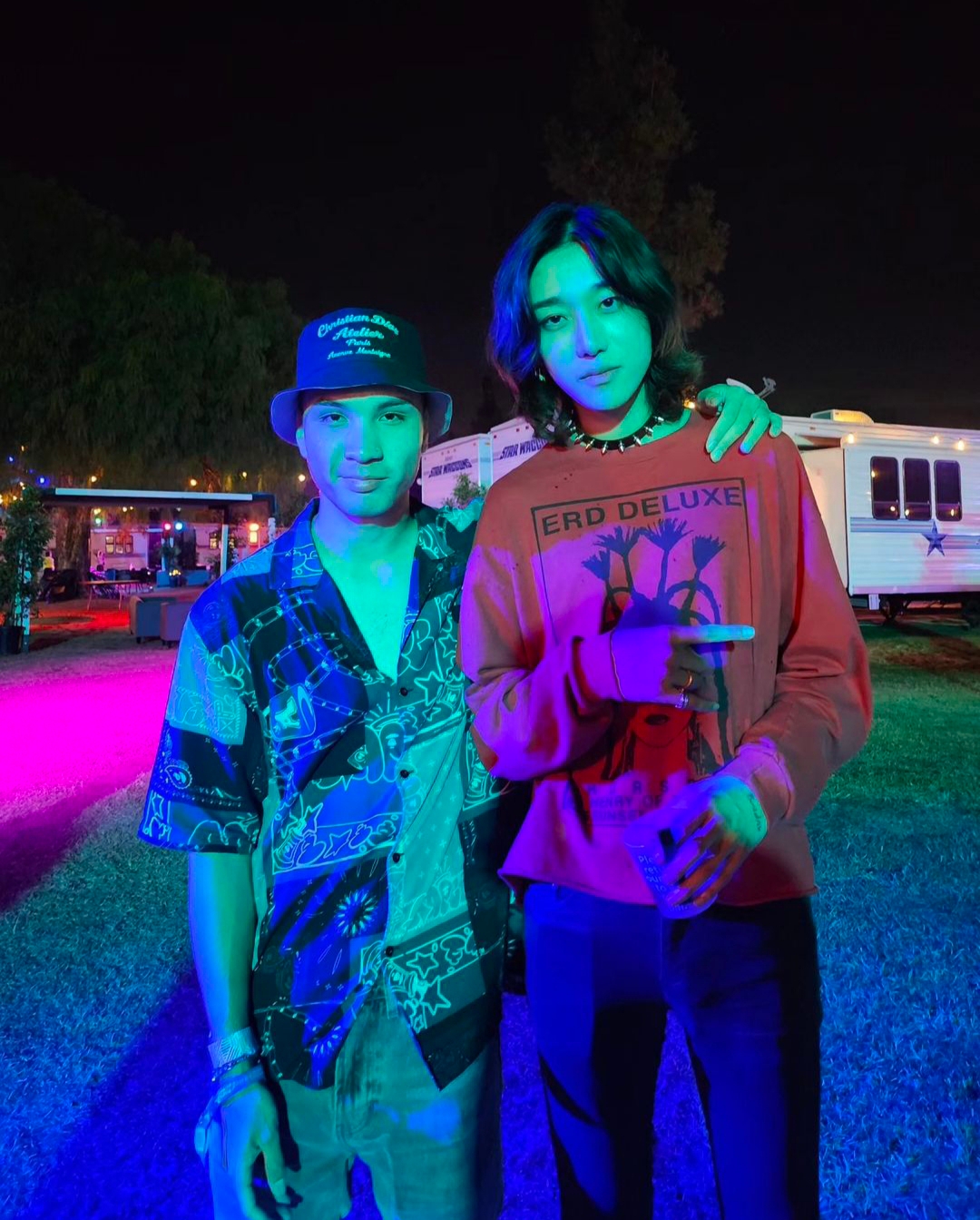 伊尔迷·揍敌客:dbq 那个男生的手攀着loren有点搞笑#loren李圣俊