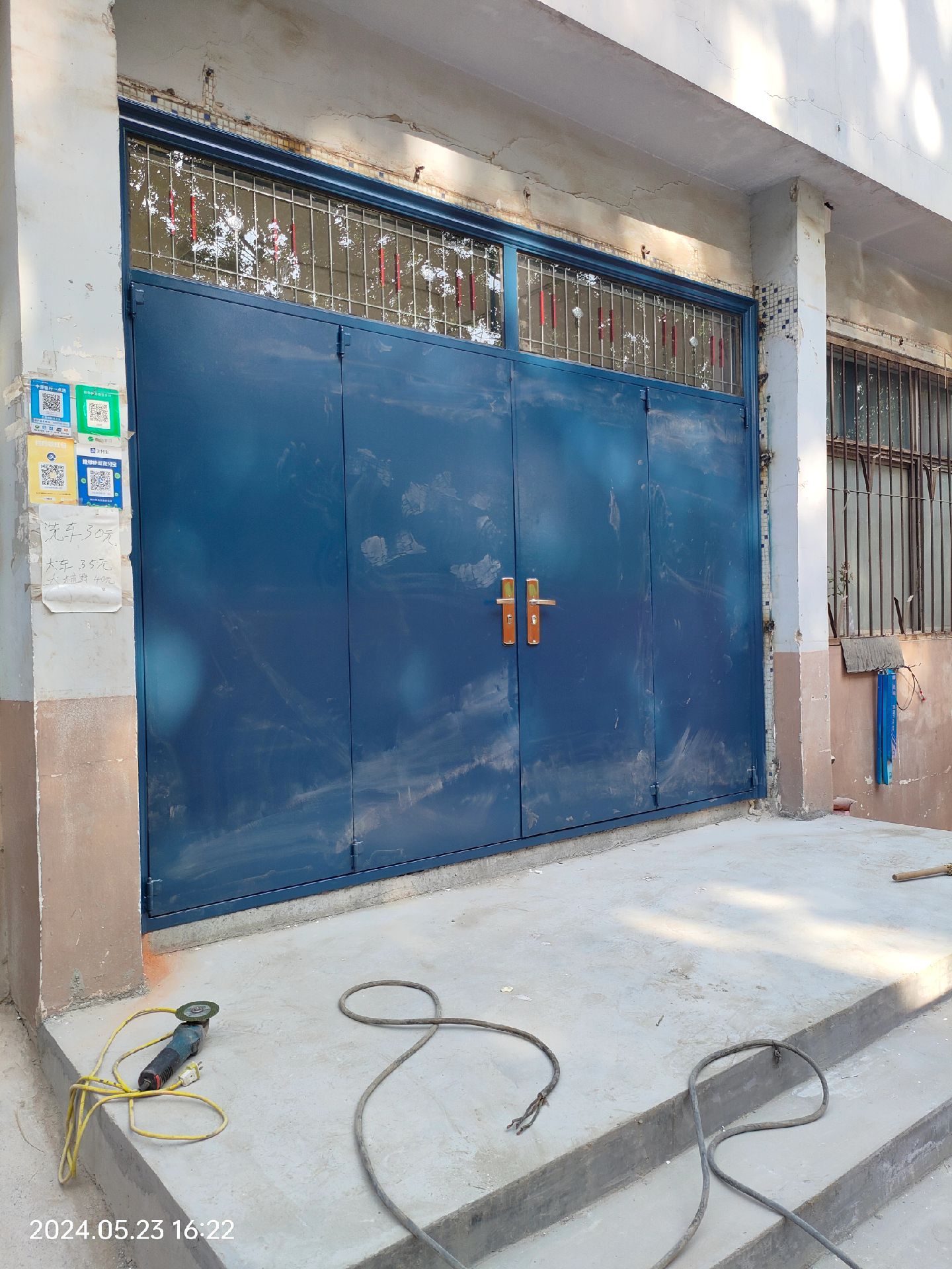 专注装修工程:装新门,铁大门