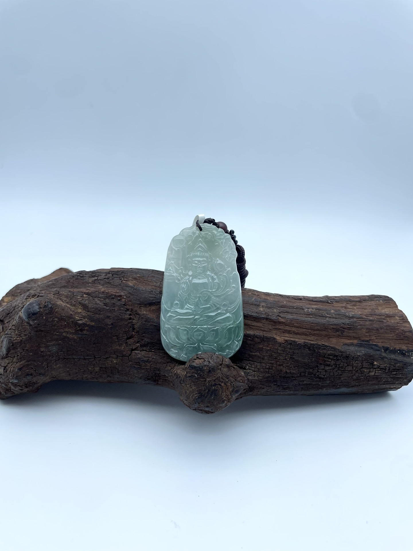 每个生肖都有属于自己的本命佛 属龙的本命佛是普贤