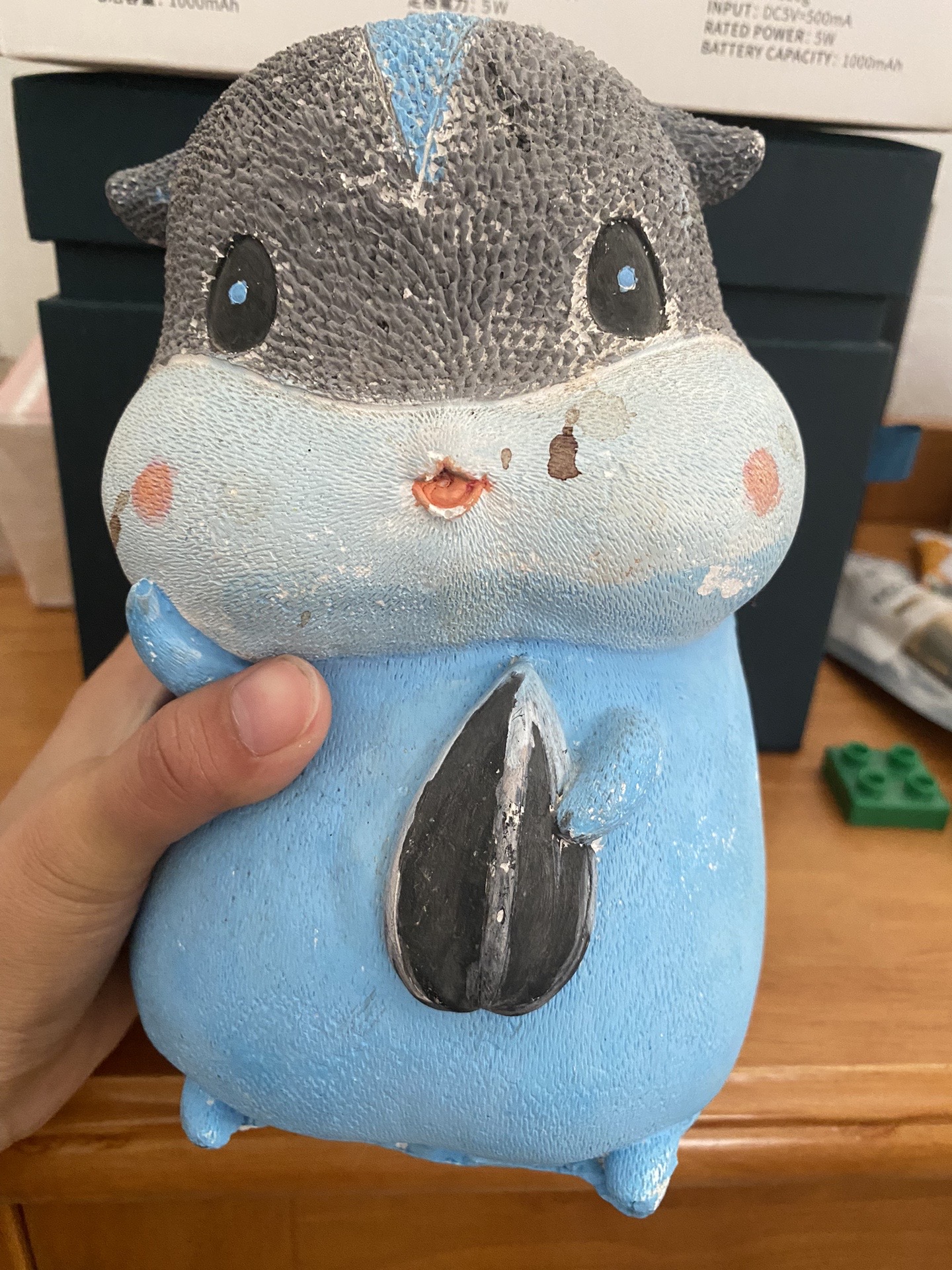 怡乐:下次见面一定要 带上我亲手给你涂的小松鼠#石膏娃娃 #图文