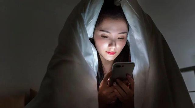 且行且看且随风:夜,又恢复了原来的宁静,可这时我再也睡不着了