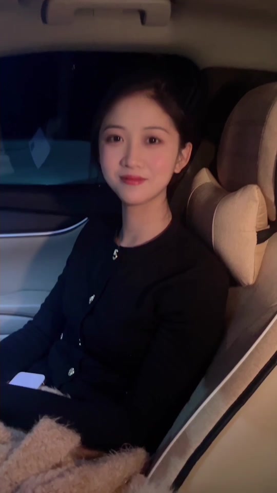 刘兮雯和子衿路人照