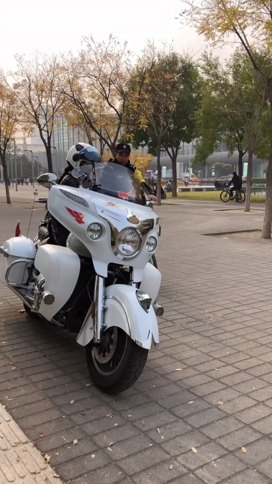 安全官梁梓萌结过婚没_哈雷盟主安全官梁梓萌_盟主安全官梁梓萌年龄