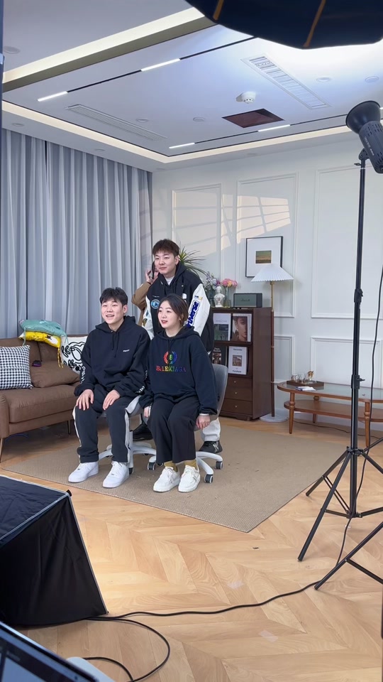 林仙女和灿二哥在一起的视频_灿二哥和林仙女的