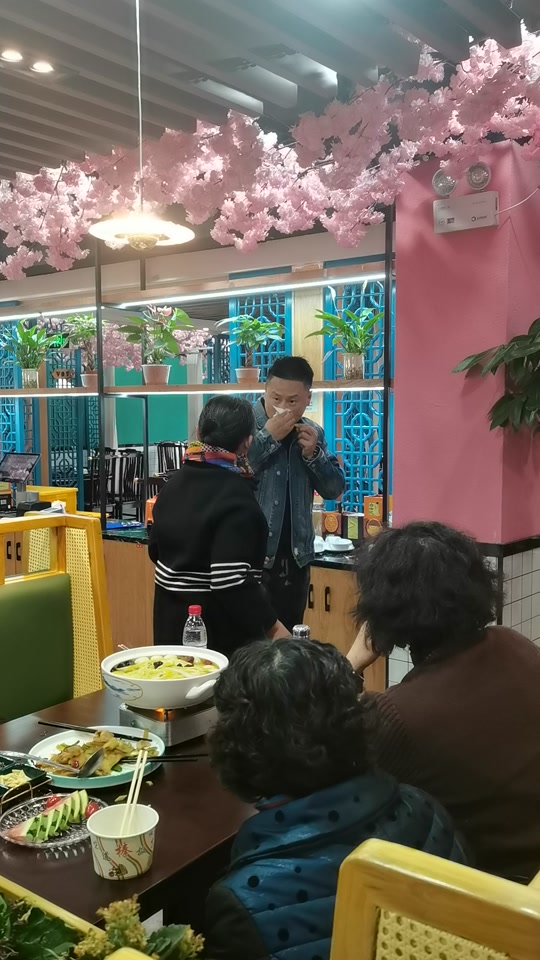 武汉笑星阿星的老婆是谁 - 抖音