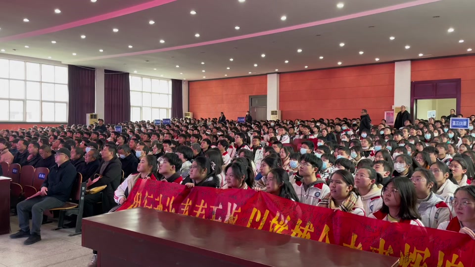 沙市五中宏志班和三中普通班对比