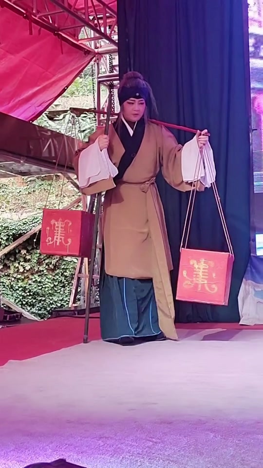 周春桃老公_周春桃个人简历