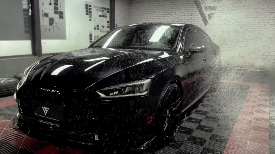 奥迪a5sportback黑武士 - 抖音