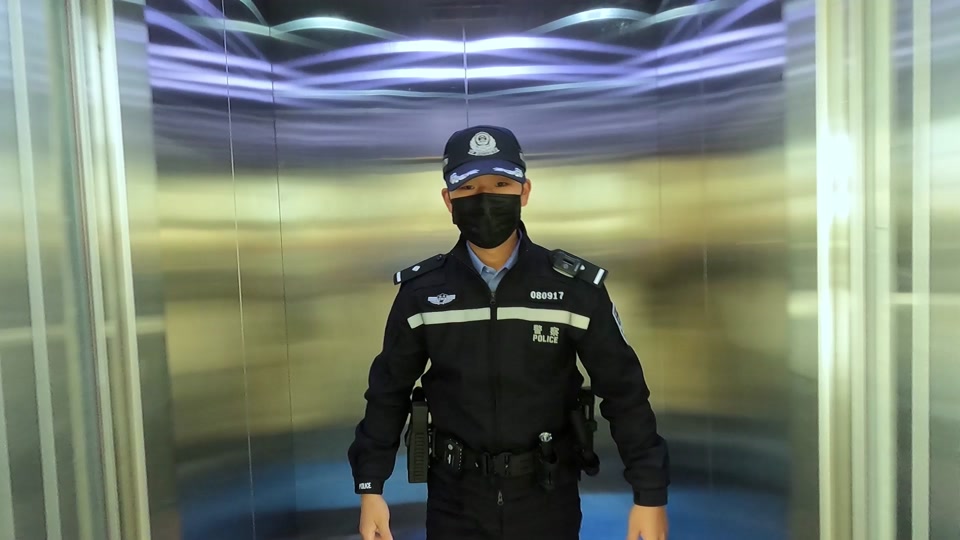 孝警阿特为什么有皮衣