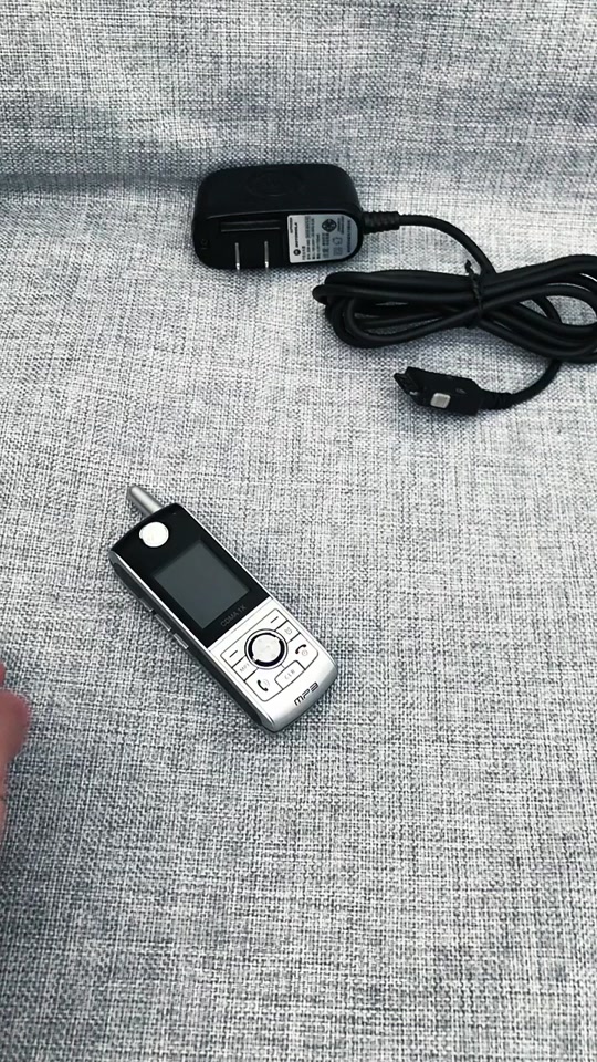 摩托罗拉手机老款_摩托罗拉第一代手机_90年代摩托罗拉手机型号 - 抖