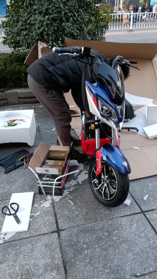爱玛擎天柱_爱玛极客mix擎天柱