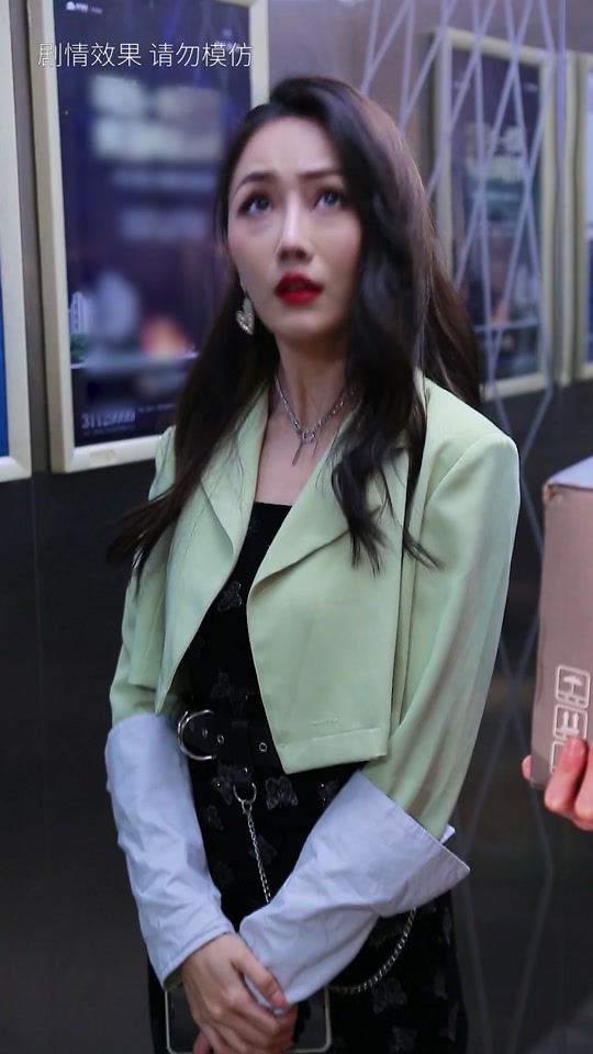 懂车侦探小璐密室逃脱_懂车侦探小璐素颜照_懂车侦探小璐的腿 - 抖音