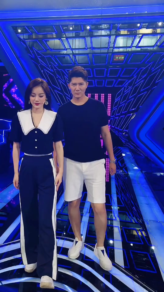 温朋达芮格是什么主持人