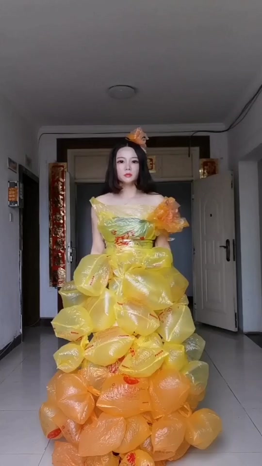 成人环保时装秀衣服自制创意