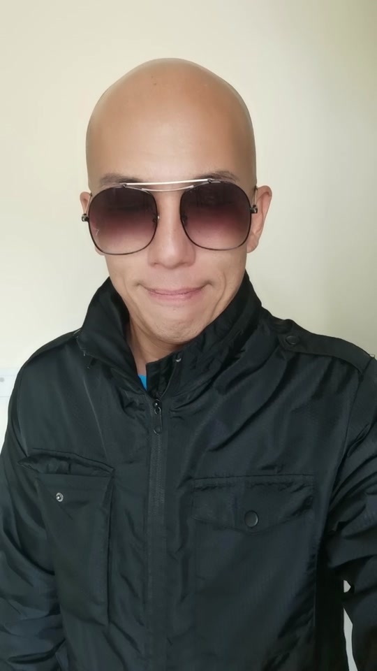 大叔搞怪音频素材网站_搞笑大叔视频