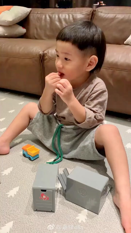 ella陈嘉桦聊生男孩 - 抖音