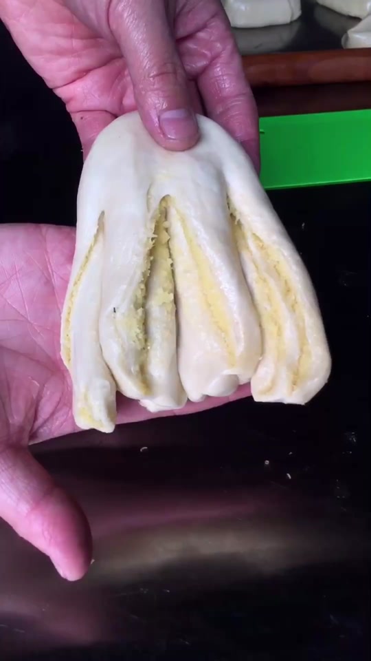 蝴蝶包子的做法
