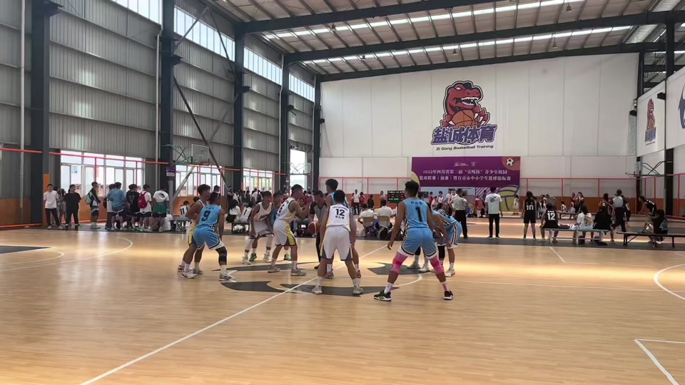 宜宾一中贡嘎杯篮球 - 抖音