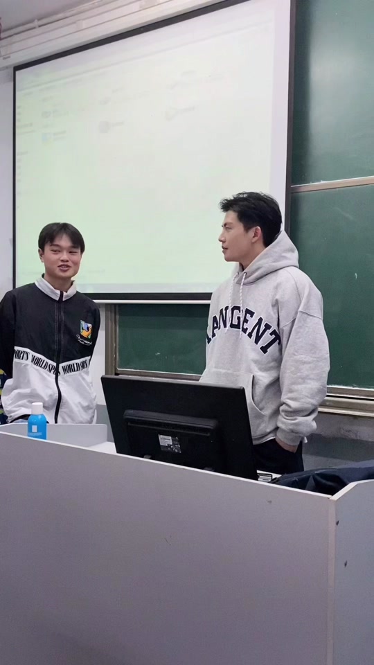 亦程的女朋友_亦山老师女朋友