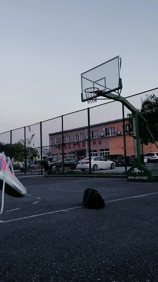 蝎子摆尾扣篮白乔丹