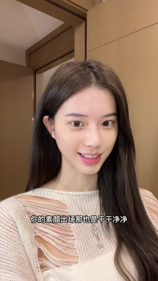 何丹彤整容之前素颜_何丹彤有没有整容_何丹彤个人资料身高 - 抖音