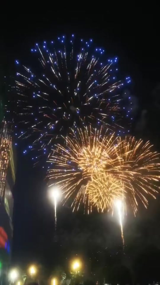 枝江滨江公园烟花