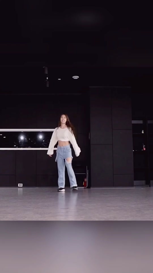 挺胸抖音=dj挺胸女抖音