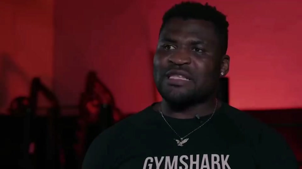 纳干诺在ufc一共打了几场比赛 - 抖音