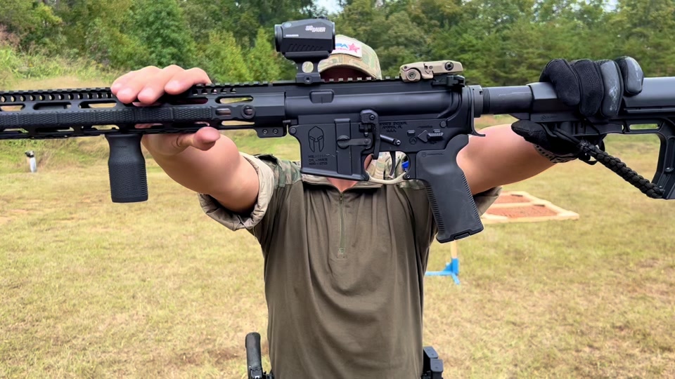 ar 15突击步枪_美国警察ar15突击步枪_star15突击步枪 - 抖音