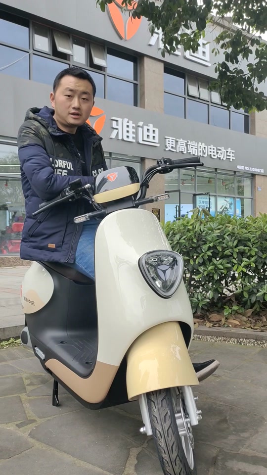 雅迪欧萌舒适版电动车配置 - 抖音
