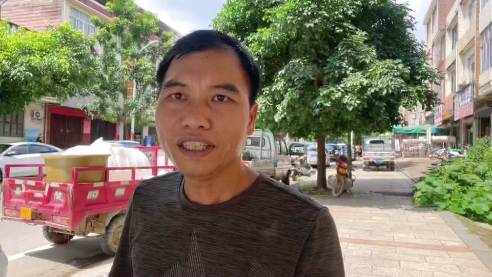 大炮三vlog村花的大哥_大炮三vlog村花涨奶