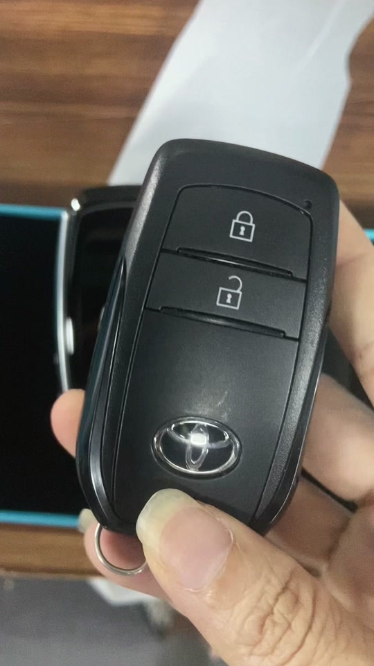 丰田卡罗拉锐放精英版车钥匙隐藏功能 - 抖音