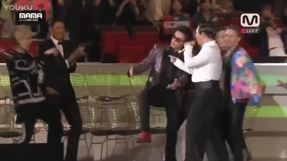 周润发权志龙在mama颁奖典礼 - 抖音