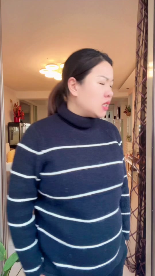 女子晒妈妈qq空间=晒妈妈照片写什么说说