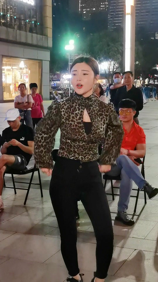 浦婉安路人视角 - 抖音