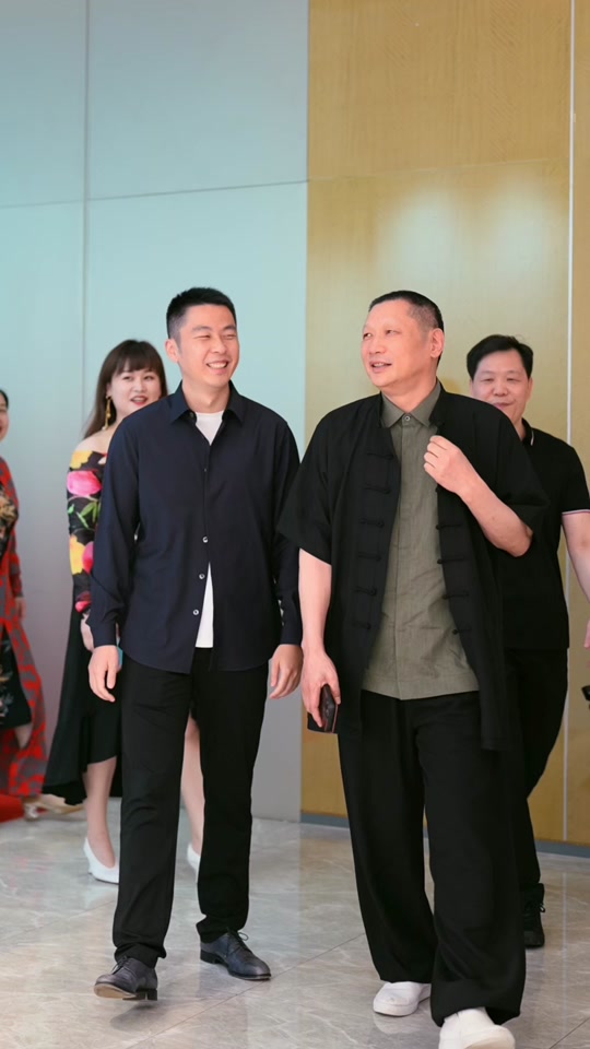北京海澜之家总董事长是朱迅吗? - 抖音