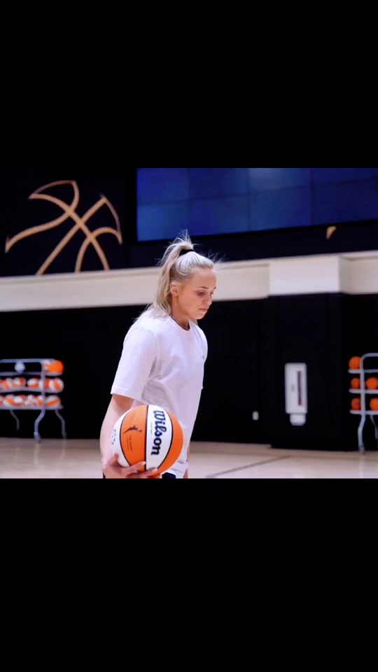 海莉范丽丝欧文 - 抖音