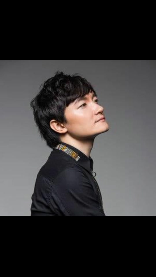 洁白的哈达歌手白玛德庆