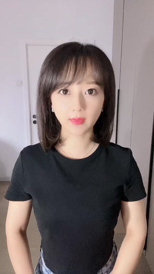 央视气象主播管文君变脸