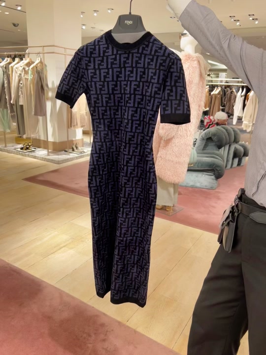 芬迪的连衣裙
