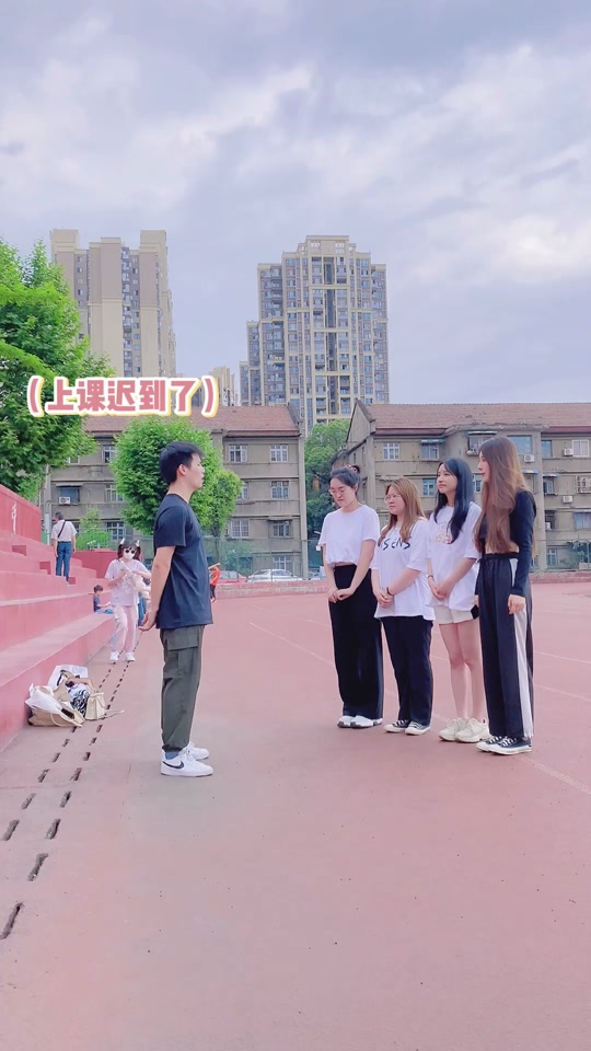 晚什么时候和果然分手的_林晚晚果然是真的情侣吗_林晚晚什么时候辞职