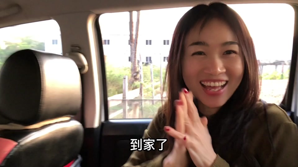 开国产车带老挝媳妇回娘家 - 抖音
