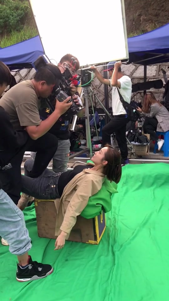 摄影师镜头下的女演员视角 - 抖音