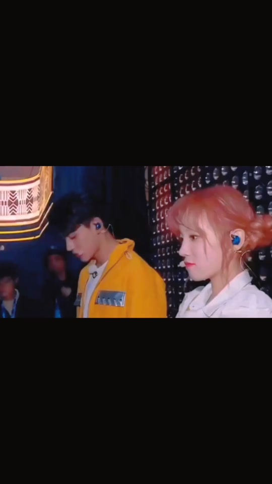 黄旭熙向宋雨琦表白 - 抖音