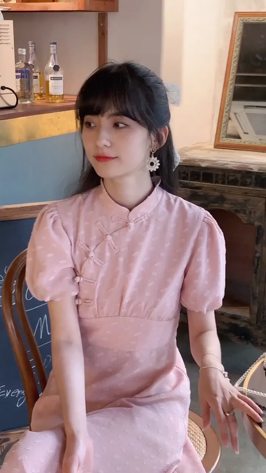 小镇姗姗夫人和甜仇颜值对比_小镇姗姗老公_小镇姗姗结婚了么 - 抖音