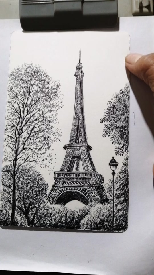 如何画埃菲尔铁塔素描_如何画埃菲尔铁塔简笔画