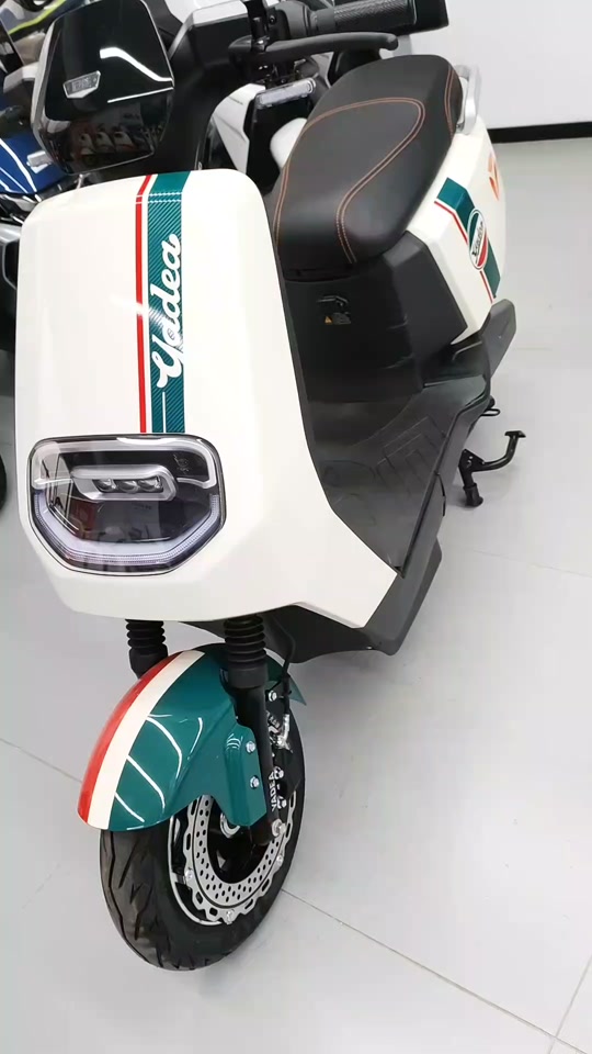 雅迪dt8冠能二代运动版什么配置 - 抖音