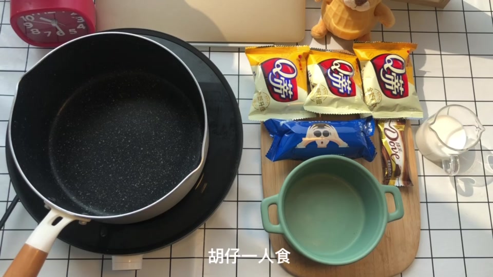 胡仔一人食是女的还是男的