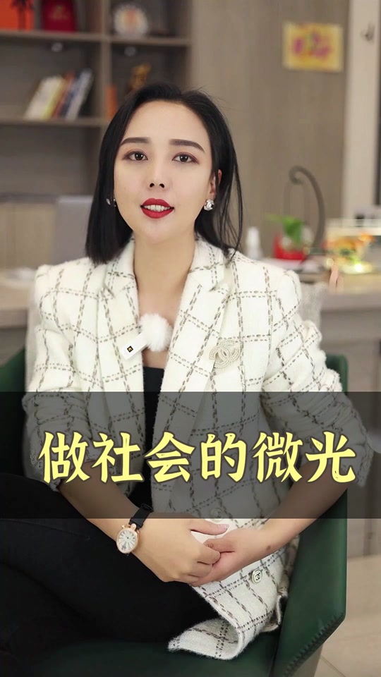 黄公子服装代言模特_黄公子服饰里的健身美女